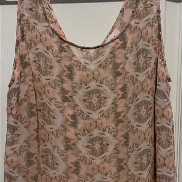 BCBGeneration Tops - BCBGeneration Lena Blush Pink Aztec
Print Woven Open Back Tank Top Size xs